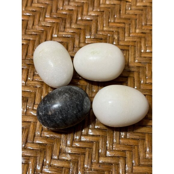 Set Of 4 Polished Marble & White Stone Eggs For Decoration & Collectibles - Picture 1 of 4